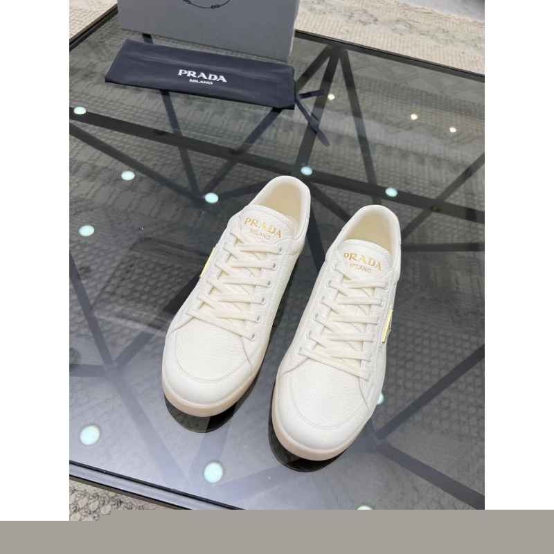 Pra*a casual shoes
